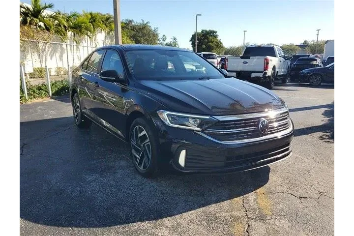 $20990 : Volkswagen Jetta 2024 SEL 4d image 2