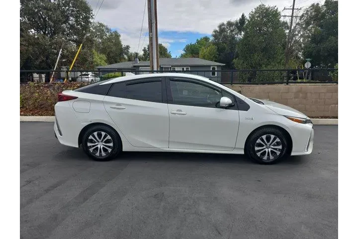 $25995 : Toyota Prius Prime 2020 XLE image 3