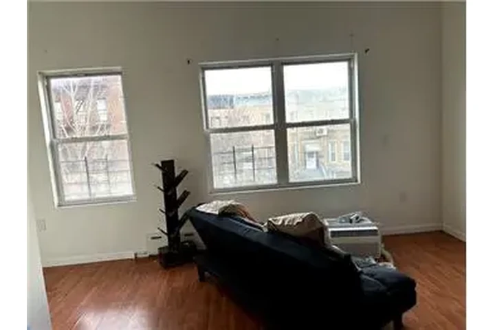 $3000 : Rental property with 3 bedro image 7