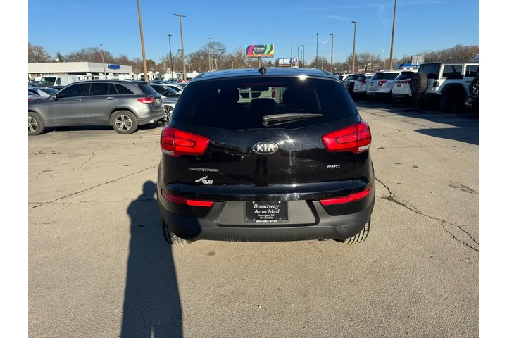 $9980 : 2015 Sportage AWD 4dr LX image 3