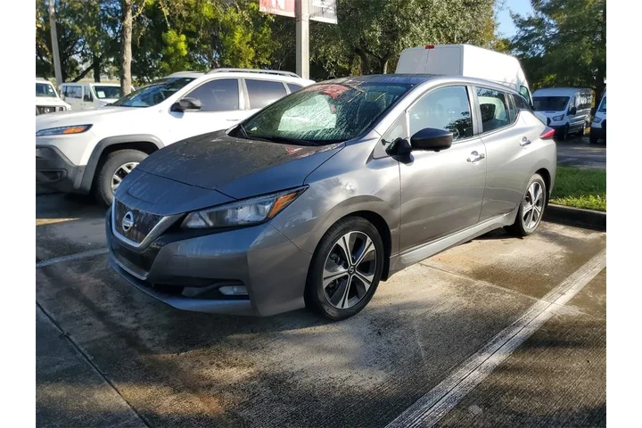 $12495 : Nissan LEAF 2021 SV 4dr Hatc image 2