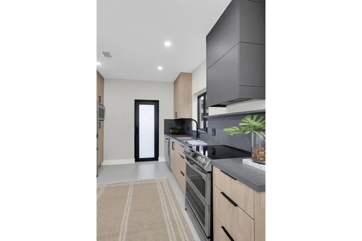 $1500 : HOUSE FOR RENT image 6