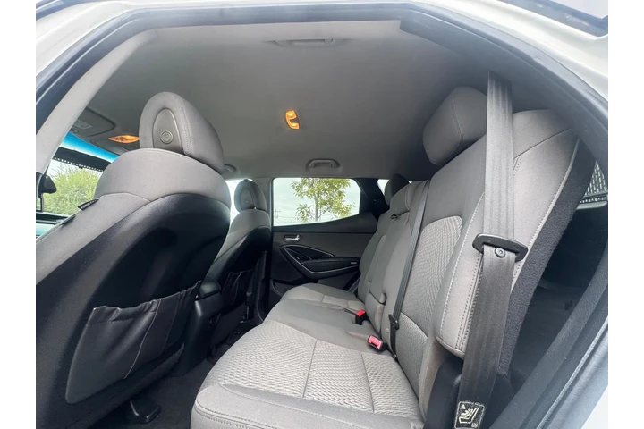 $7399 : Santa Fé 2018 (CASH) 🚘 image 1