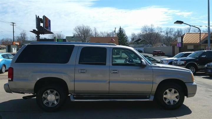 $7999 : 2004 Escalade ESV Platinum Ed image 3