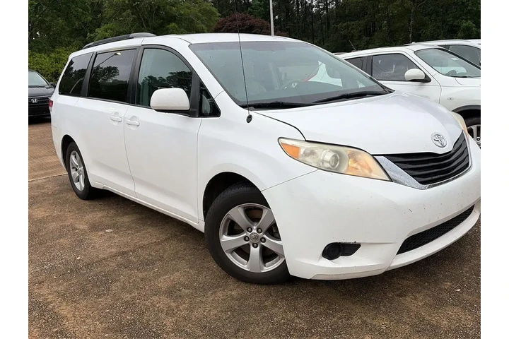 $8561 : Toyota Sienna 2011 LE 8-Pass image 7