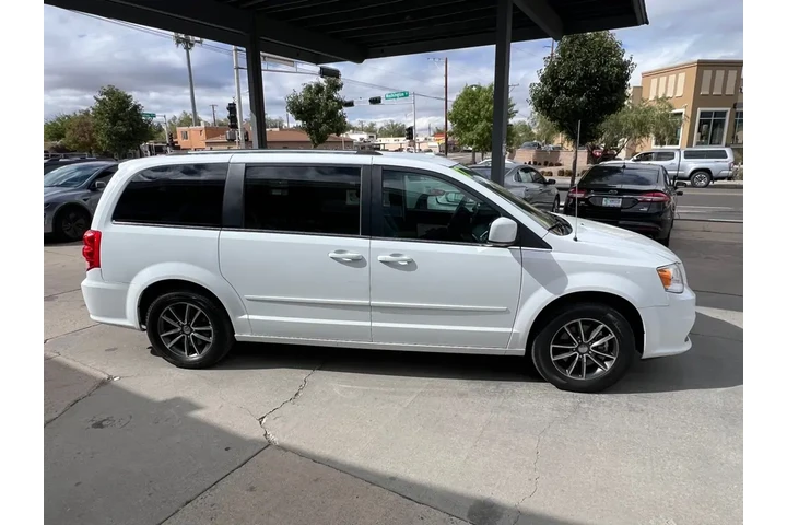 $10500 : 2017 Grand Caravan SXT image 4