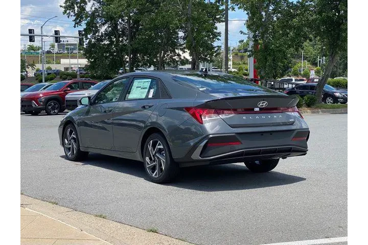 $23700 : Hyundai ELANTRA 2025 SEL Spo image 5