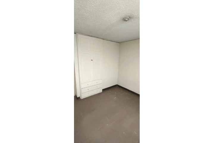$600000 : Arriendo habitación amoblada image 5