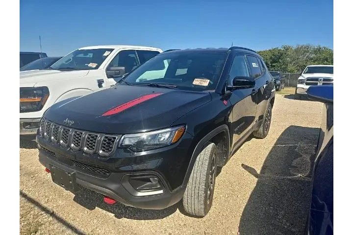 $22979 : Jeep Compass 2024 4x4 Trailh image 1