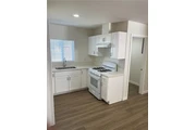 $1000 : stunning spacious laundry room thumbnail