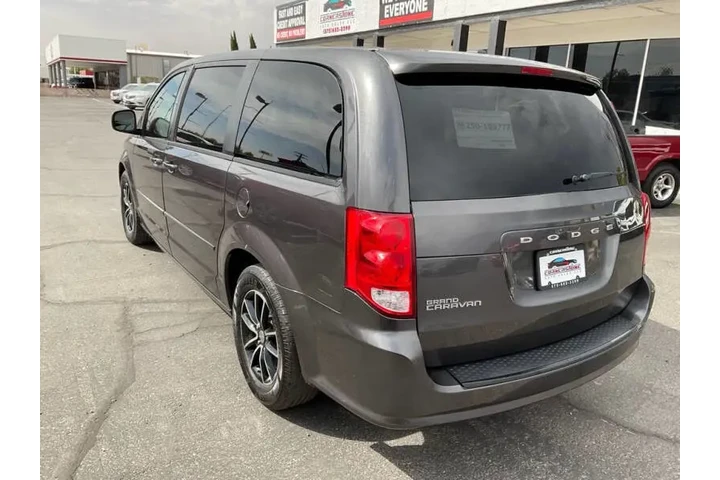 2015 Grand Caravan SE image 5