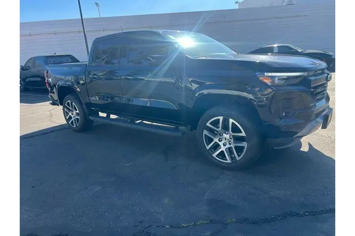 $35628 : Chevrolet Colorado 2023 4x4 image 2