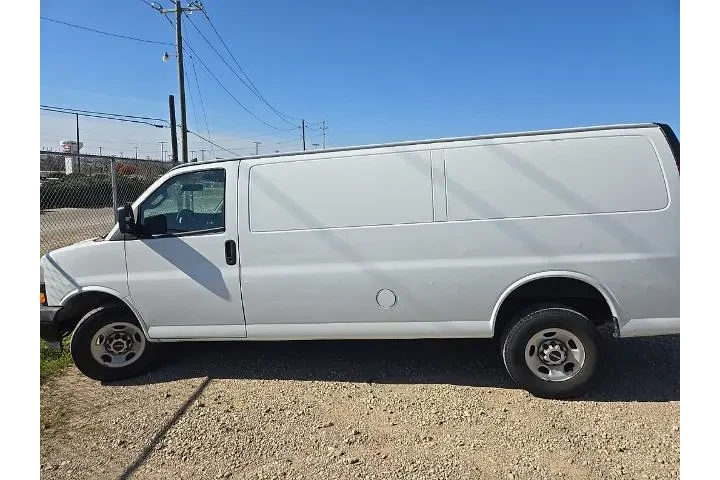 $22314 : GMC Savana 2023 2500 3dr Ext image 2