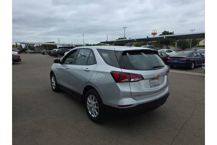 $19775 : Chevrolet Equinox 2022 4x4 L image 4