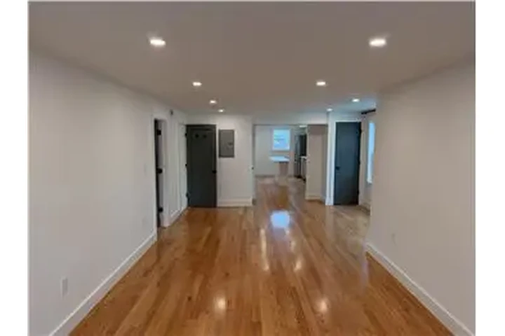 $3500 : Rental property with 2 bedro image 5