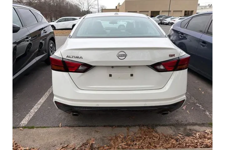 $21124 : Nissan Altima 2024 2.5 SR 4d image 6