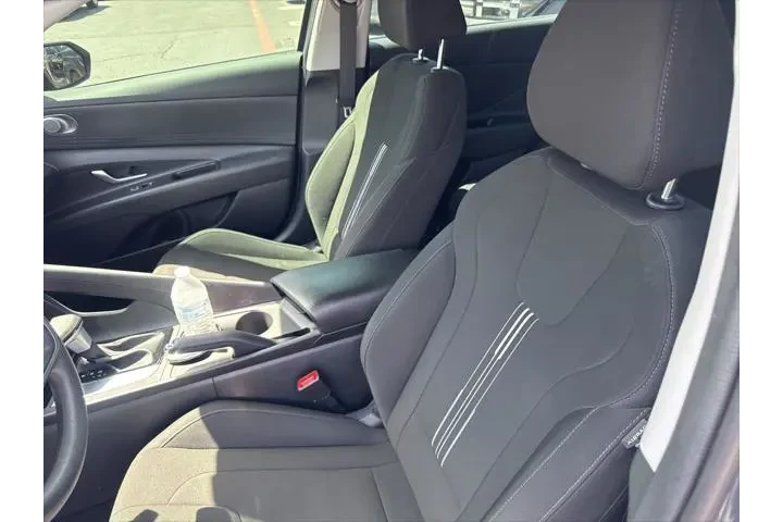 $20995 : Hyundai ELANTRA 2024 SEL 4dr image 6