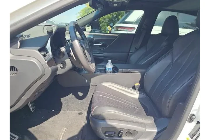 $30800 : Lexus ES 350 2019 F SPORT 4d image 5
