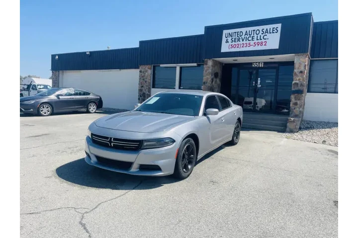 $5999 : 2015 Charger SE image 3