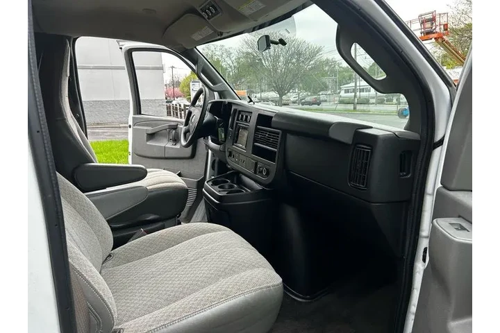 $18999 : 2017 Express LT 3500 Extended image 8