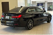 $26897 : BMW 3 Series 2021 AWD 330i x thumbnail