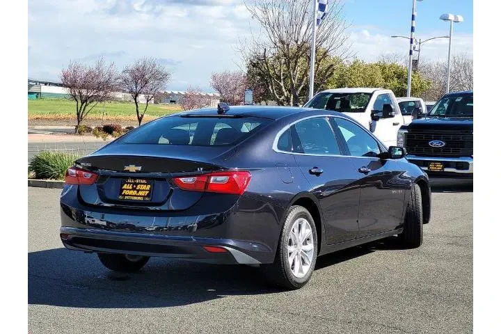 $17200 : Chevrolet Malibu 2023 LT 4dr image 4
