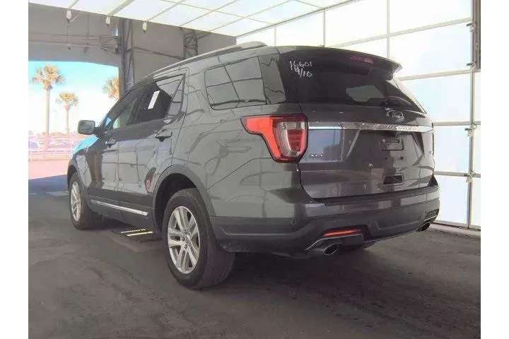 $15700 : Ford Explorer 2018 AWD XLT 4 image 4