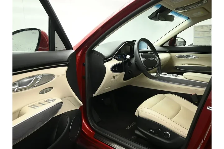 $38991 : Genesis GV70 2023 AWD 2.5T S image 9