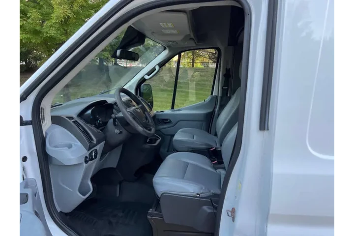 $1 : 2016 Transit 250 image 10