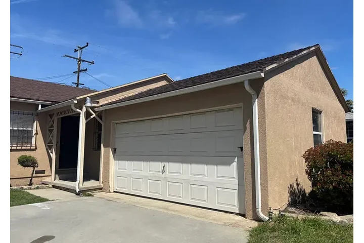 $2590 : Casa De Renta En Hawthorne image 1
