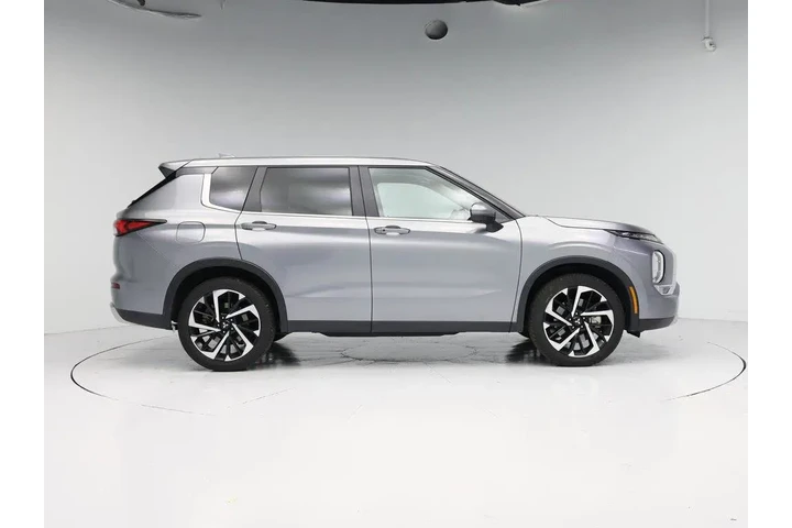 $24998 : Mitsubishi Outlander 2024 SE image 7