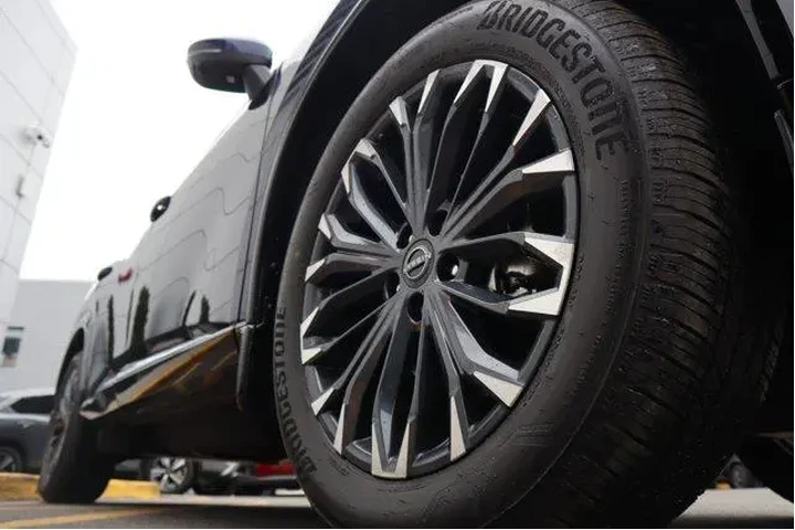 $33806 : Nissan Rogue 2026 AWD Platin image 8