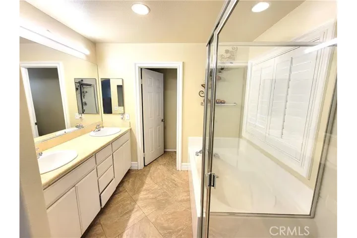 $2675 : LYNWOOD RENTO CASA HERMOSA image 3