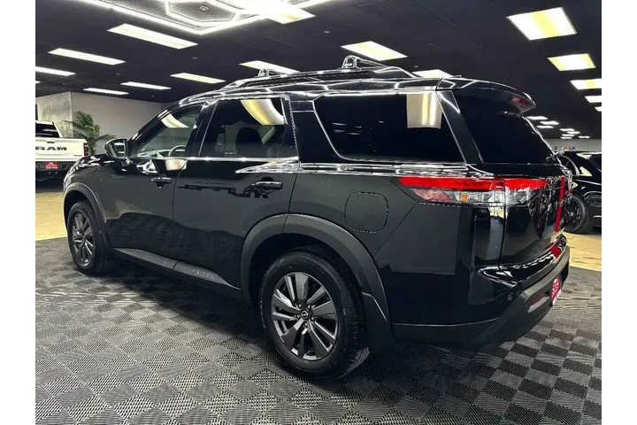 $22997 : Nissan Pathfinder 2022 SV 4d image 9