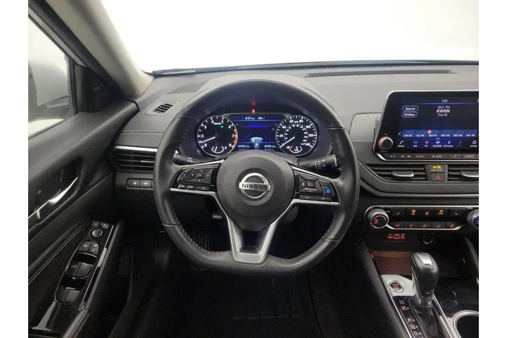 $19998 : Nissan Altima 2022 2.5 SV 4d image 10