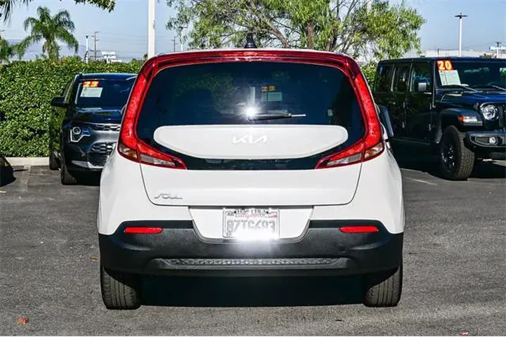 $13500 : Kia Soul 2022 LX 4dr Crossov image 6