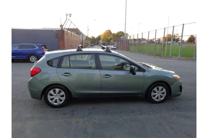 $8950 : 2014 Impreza 2.0i image 5