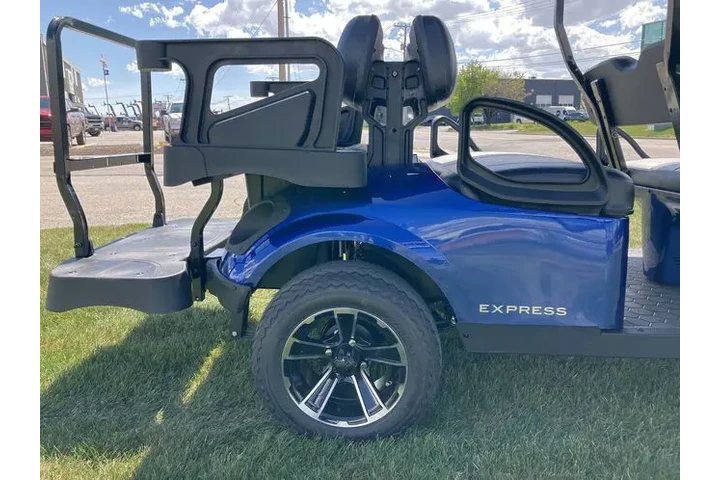 $15895 : 6 passenger golf cart gas engi image 4