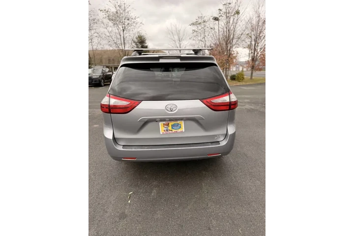 $19995 : 2018 Sienna LE 7-Passenger image 9