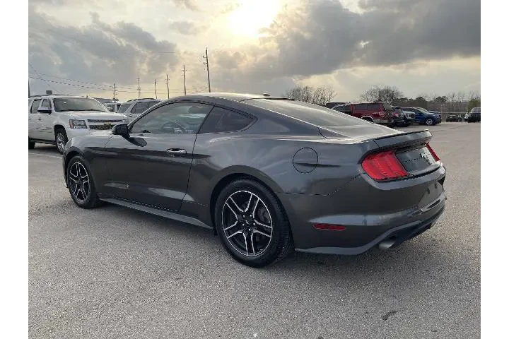 $15988 : Ford Mustang 2018 EcoBoost P image 3