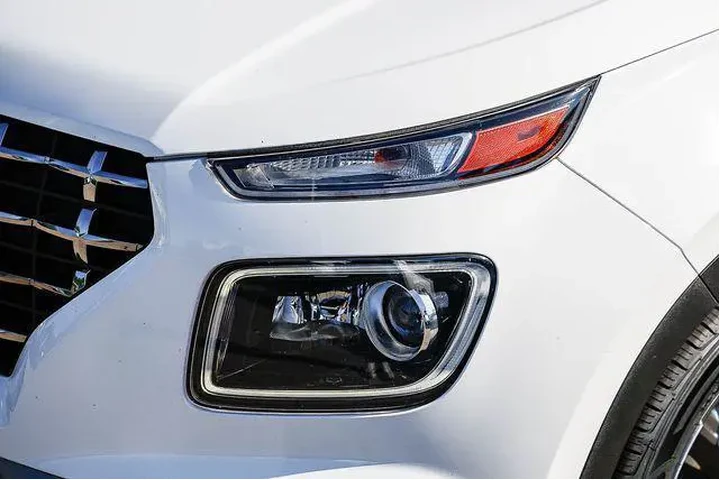 $18492 : Hyundai VENUE 2023 Limited 4 image 8