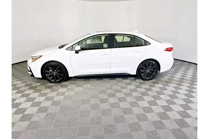 $27900 : Toyota Corolla Hybrid 2025 S image 4