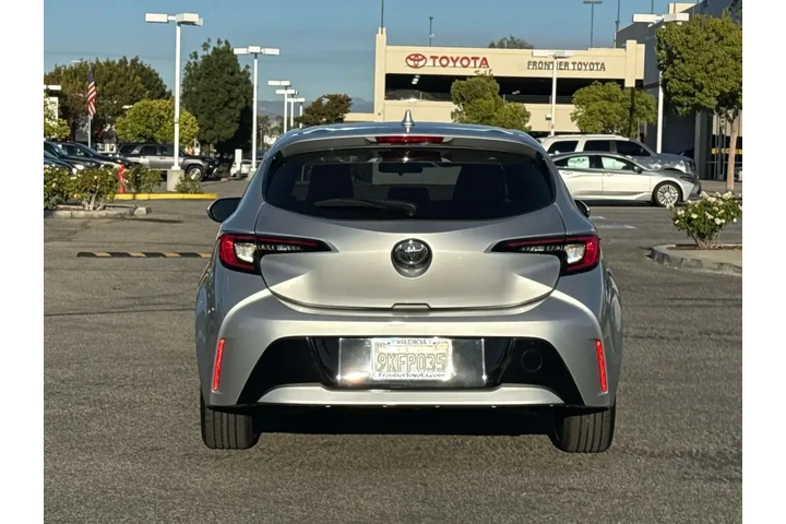 $24250 : Toyota Corolla Hatchback 202 image 4