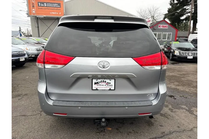 $8495 : 2013 Sienna XLE 7-Passenger A image 8