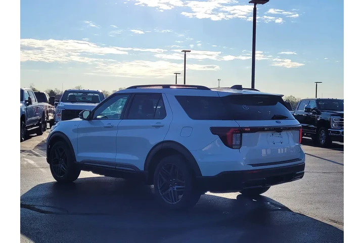 $39698 : Ford Explorer 2025 AWD ST-Li image 6