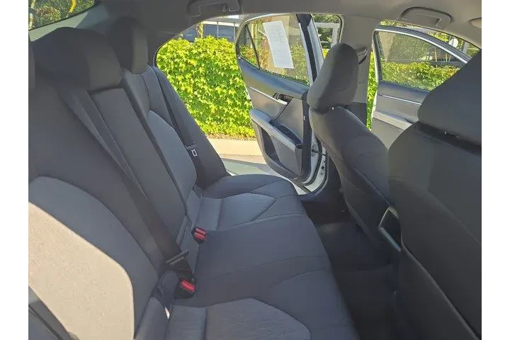 $15995 : Toyota Camry 2018 LE 4dr Sed image 10