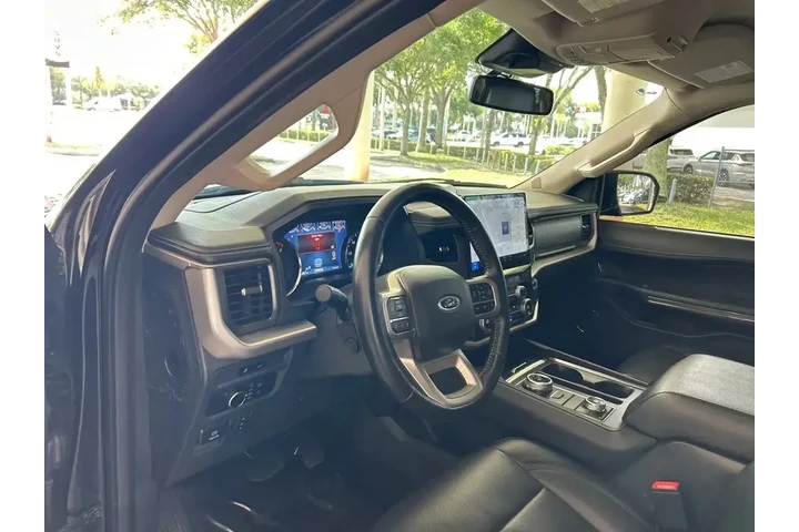 $38661 : Ford Expedition MAX 2024 4x4 image 6