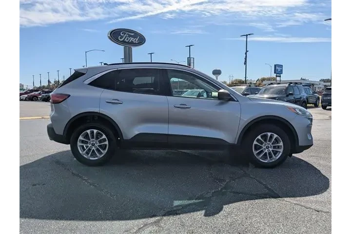 $19988 : Ford Escape 2022 AWD SE 4dr image 8