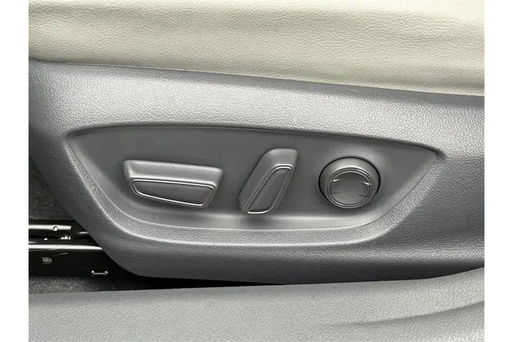 $20755 : Toyota Camry 2021 SE 4dr Sed image 10