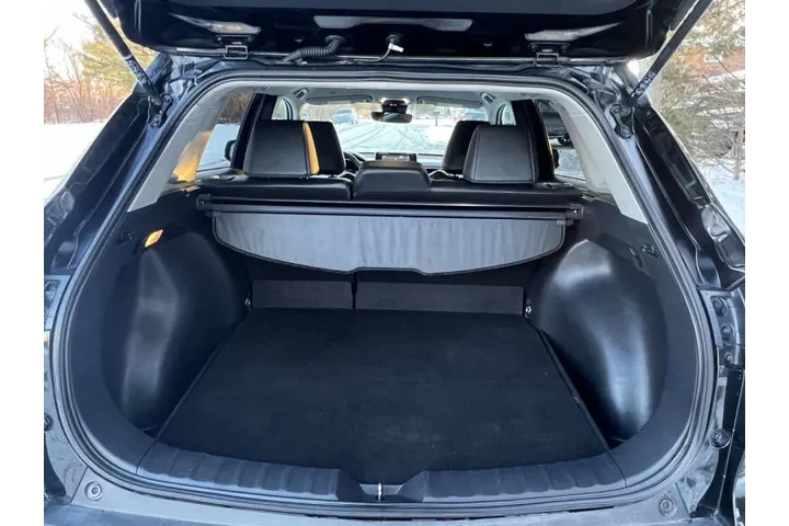 $28995 : 2022 Corolla Cross XLE image 10